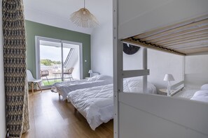 5 Schlafzimmer, Bügeleisen/Bügelbrett, Reisekinderbett, kostenloses WLAN