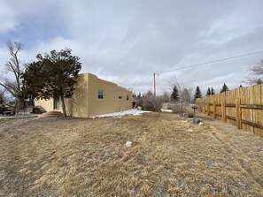 Property grounds - Cozy/Charming home (Monte Vista)