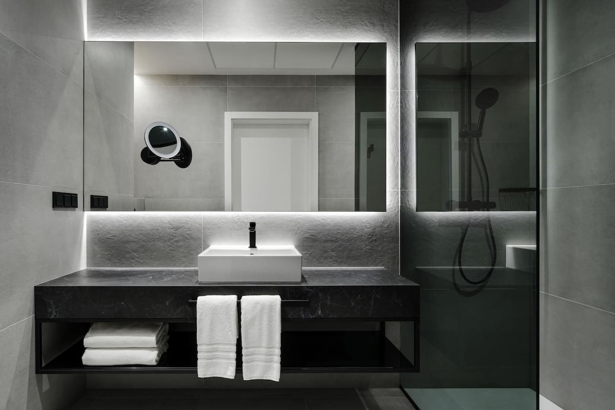 1 bedroom, in-room safe, individually furnished, desk