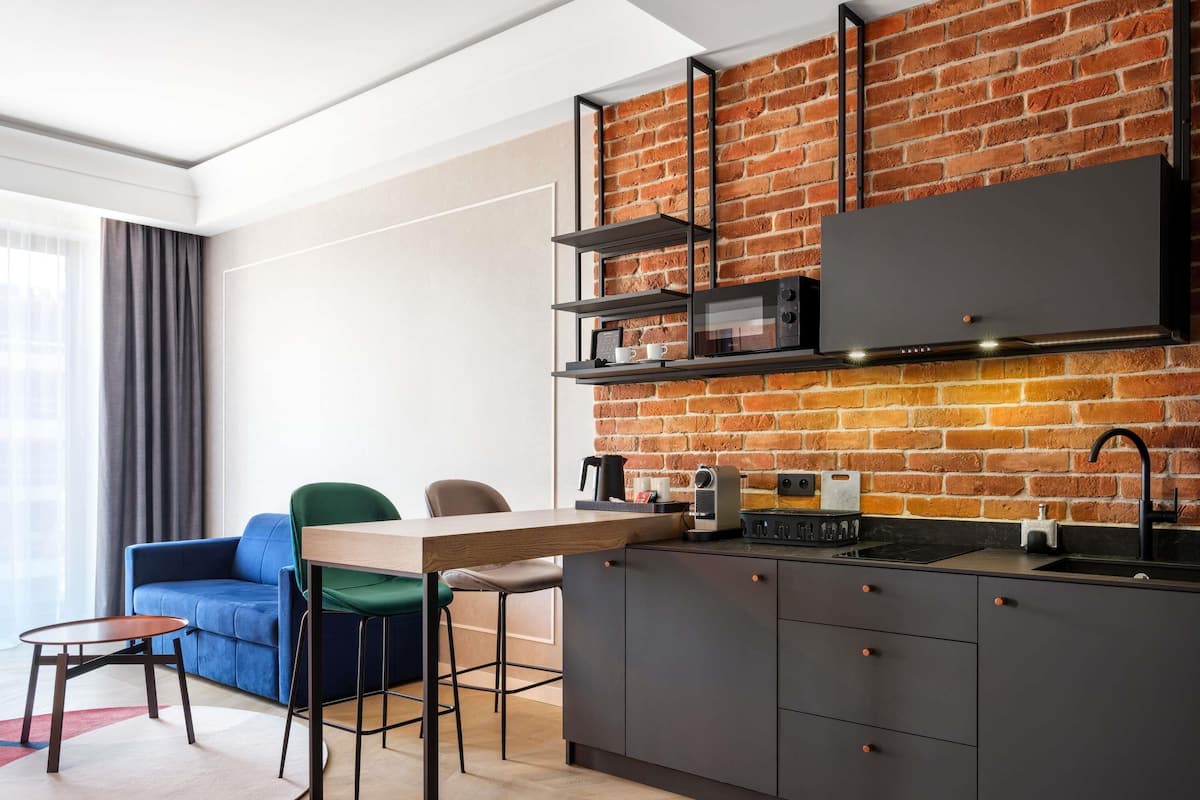 In-room safe, individually furnished, desk, laptop workspace