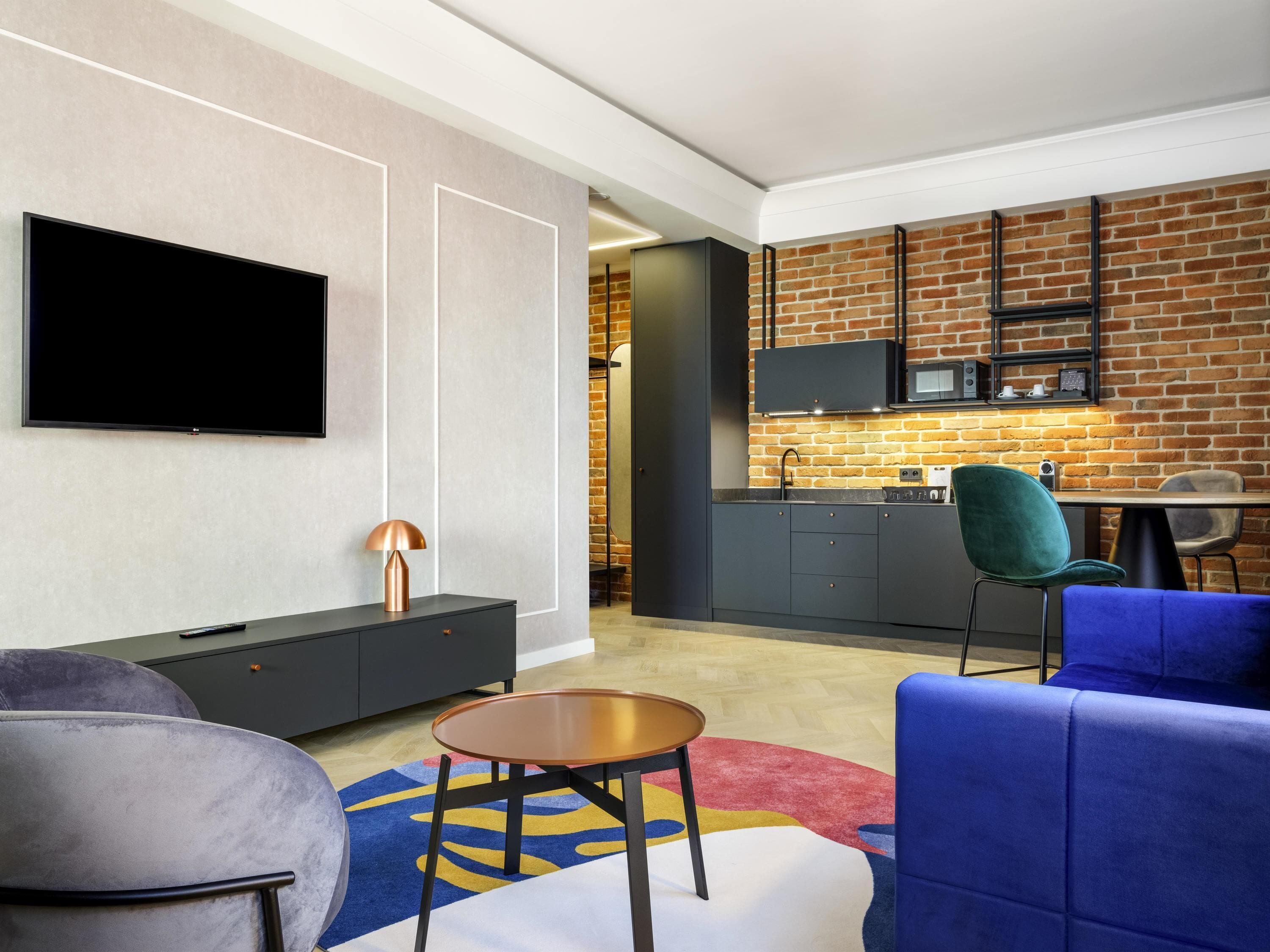 Suite superior, 1 cama King size y sofá cama | Caja de seguridad en la habitación, muebles diferentes y escritorio 