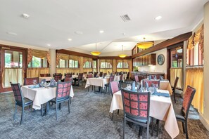 Free daily continental breakfast - The Inn at Ohio Northern University (Ada)