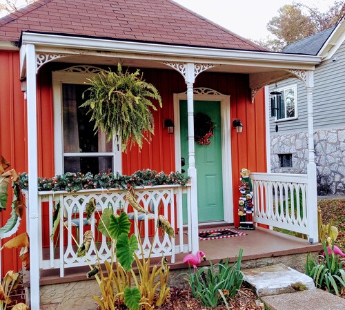 Thatcher's Mill House On The Ridge and Four Legged Friendly!