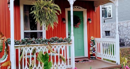 Thatcher's Mill House On The Ridge and Four Legged Friendly!