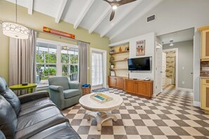 Smart TV, books, stereo