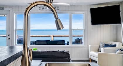 Point Pelee Beach Retreat | Hot Tub | Lake Erie