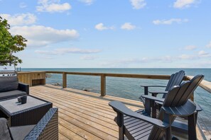 Terrace/patio - All Decked out Beach house with Hot tub (Leamington)