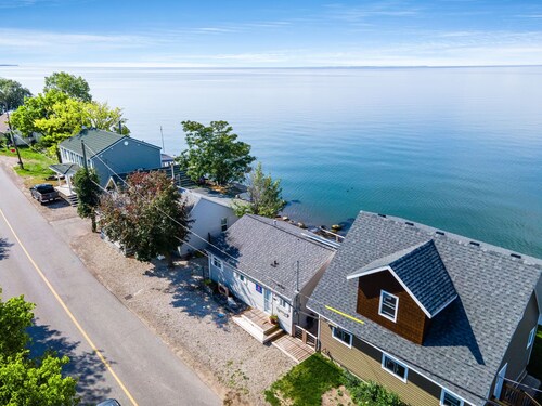 All Decked out Beach house with Hot tub