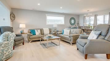 Una Smart TV, una chimenea, Netflix, servicios de streaming