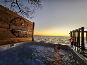 Tina de hidromasaje al aire libre