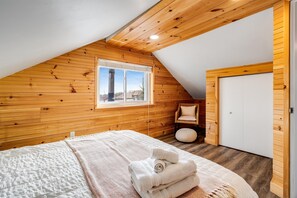 3 makuuhuonetta, silitysrauta/-lauta, ilmainen Wi-Fi, vuodevaatteet