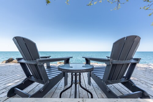 Lakefront Retreat | Hot Tub | Point Pelee