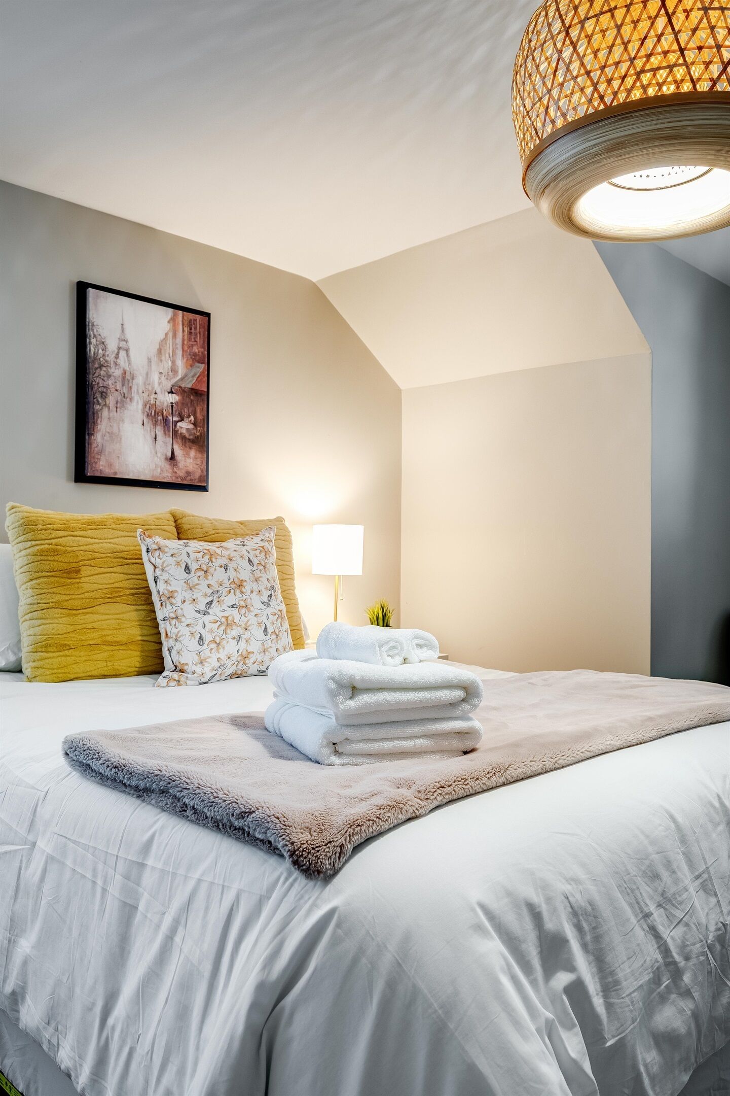 4 bedrooms, iron/ironing board, free WiFi, bed sheets