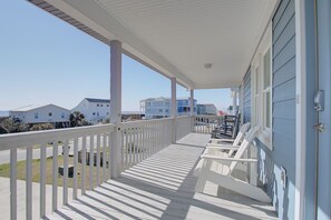 Property grounds - Oak Island retreat, 'Don't Stop Believin', spacious 4BR with ocean views and private pool. (Oak Island)