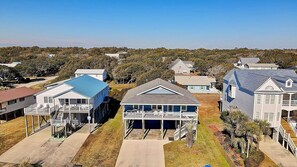 Exterior - Oak Island retreat, 'Don't Stop Believin', spacious 4BR with ocean views and private pool. (Oak Island)