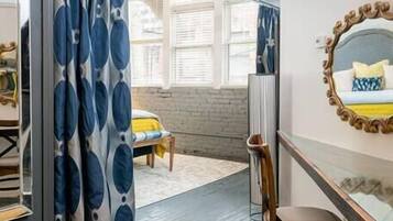 2 Schlafzimmer, Schreibtisch, Bügeleisen/Bügelbrett, kostenloses WLAN