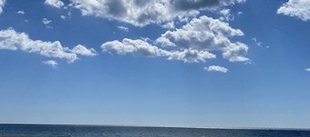 Family - friendly home 1.5 miles to Craigville Beach (Beach pass Inc.)