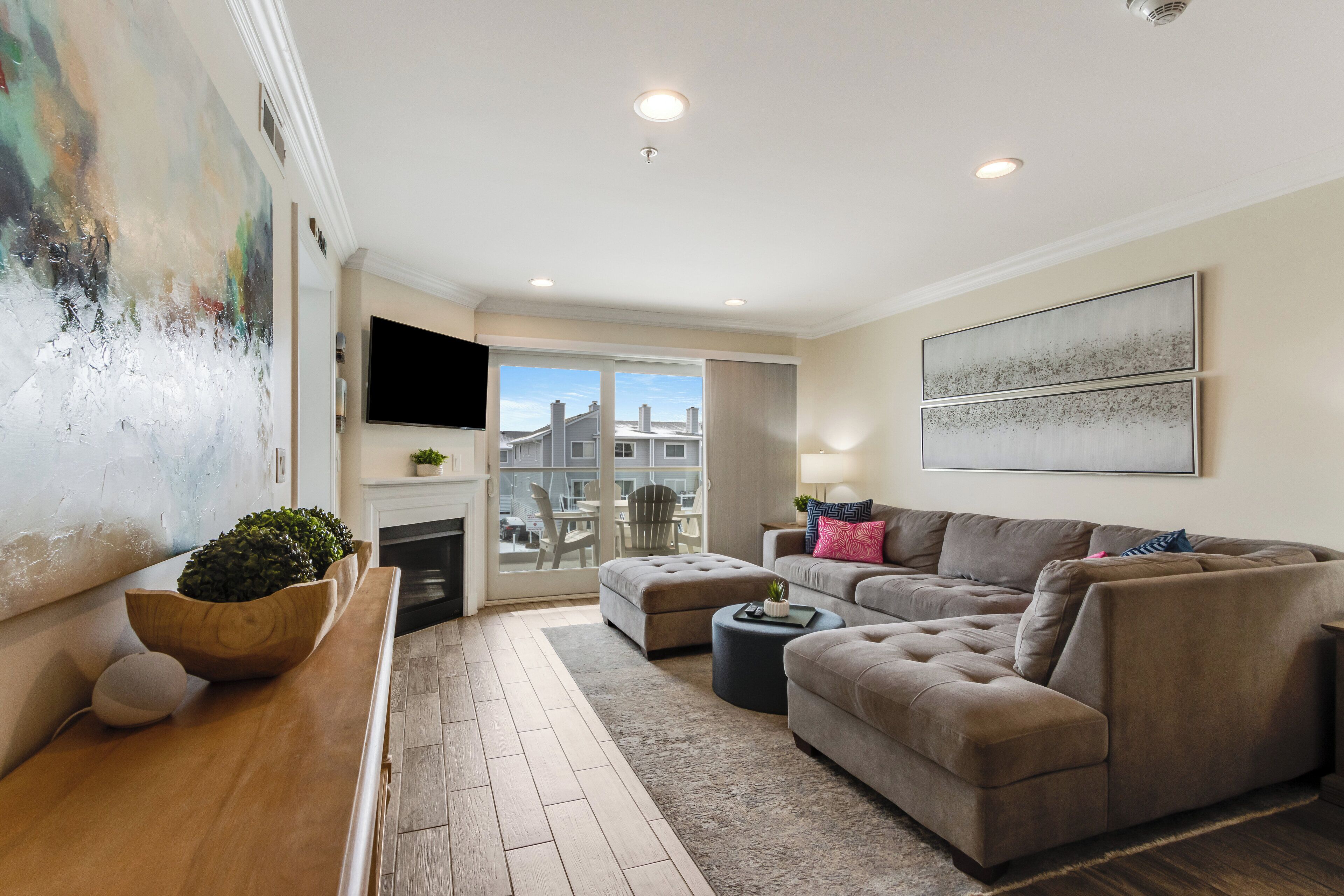 Luxury Water-view Condo With High-end Finishes And Beach Toys Included! - Dewey Beach, DE