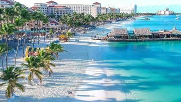 Beach nearby, sun loungers, beach towels
