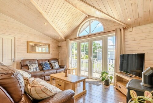 Largest size of lodge available at the Marina. Pet friendly & disabled access.