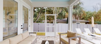 5 bedroom East Beach house with Pool