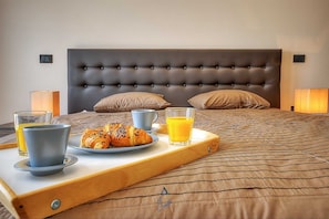 5 bedrooms, in-room safe, iron/ironing board, WiFi