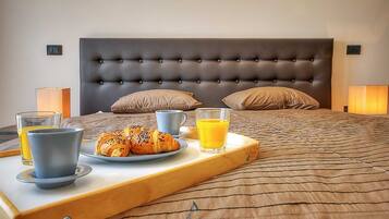 5 bedrooms, in-room safe, iron/ironing board, WiFi