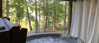 Lakefront, Gas Firepit. Hot Tub. Private Dock. Pup Friendly