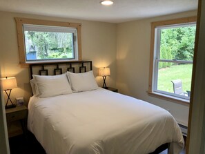3 bedrooms, desk, iron/ironing board, WiFi