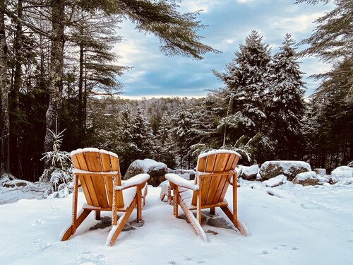 Summer & Fall availability!! Private Coastal Log Cabin, view of the Maine Coast.