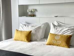 8 chambres, bureau, Wi-Fi gratuit, draps fournis
