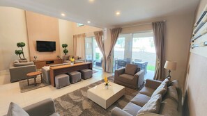 TV - 7639 Magic Village Luxury 3 suites 8 min Disney (Kissimmee)