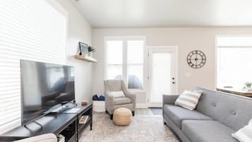 TV connectée, lecteur de DVD, chaîne hi-fi, espaces bureaux