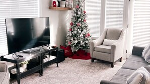 Unclassified image, 2 of 50, button - Beautiful, Sparkling Clean 3 BR, 2.5 BA Townhome!! (Providence)