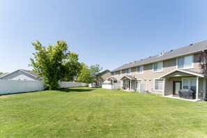 Exterior - Beautiful, Sparkling Clean 3 BR, 2.5 BA Townhome!! (Providence)
