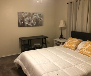 3 slaapkamers, een strijkplank/strijkijzer, gratis wifi, beddengoed