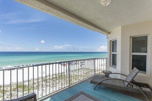 Property grounds - Newly Renovated Condo 305, Your Luxurious BEACH FRONT Paradise - Crystal Dune (Destin)