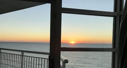 Amazing View Ocean Front Condo-Completely Renovated, 16th Floor