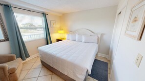 1 slaapkamer, een strijkplank/strijkijzer, gratis wifi, beddengoed