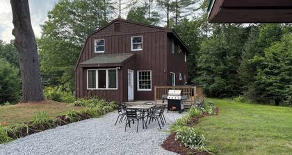 Rustic Ridge Lone Mountain Escape– 3BR, 2BA Home on 2 Acres Pet Friendly