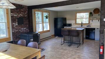 Frigorífic, microones, forn i placa de cuina