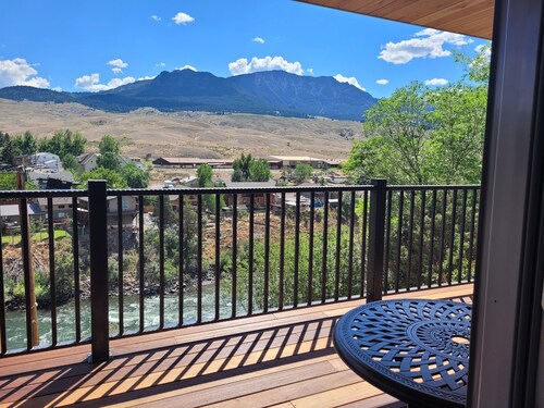 Yellowstone Beauty Overlooking Yellowstone River BRAND NEW Gardiner, MT