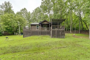 Exterior - Hill Side: Cosby 'Cozy Cove' Cabin w/ Deck (Cosby)