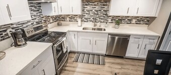 Spacious 2-Bedroom Townhouse with Pool & Private Patio in Central Las Vegas