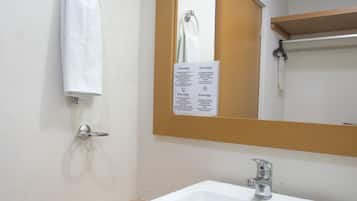 Standard-huone | Kylpyhuone | Suihku, pyyhkeet