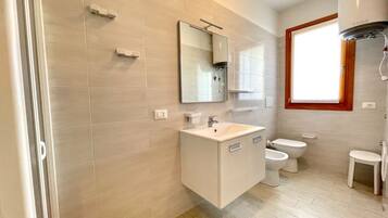 Dusche, Bidet