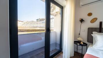 1 bedroom, in-room safe, free WiFi, bed sheets