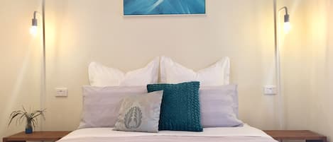 3 habitaciones, escritorio, tabla de planchar con plancha y wifi gratis