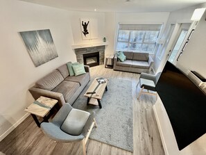 Smart TV, fireplace, Netflix, streaming services
