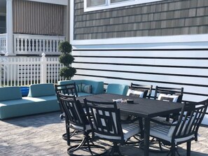 屋外ダイニングエリア